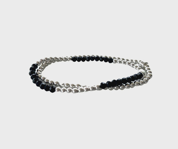 Lindi Kingi - Beaded Bracelet Blk Silver Stripe