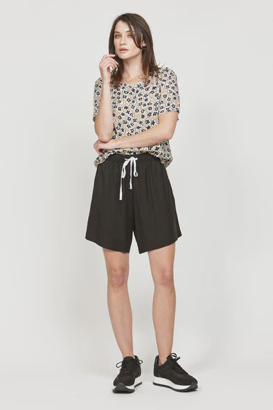 Leo+Be - Gina Short - Black