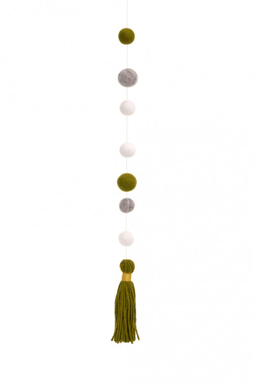 Muskhane- Pearls/Pompom Hanging F&W /L